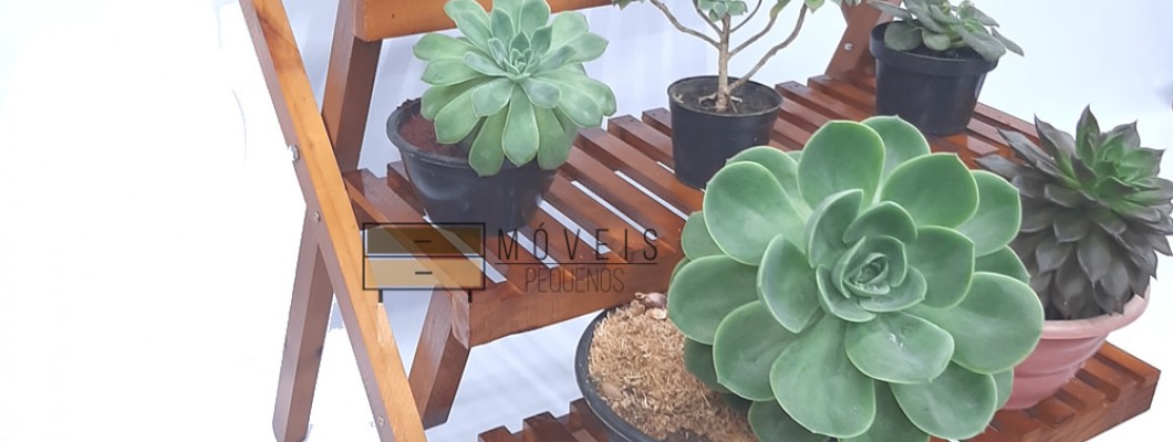 Estante para Plantas feito em Madeira Estilo Escada: Uma Opção Charmosa e Prática Para Sua Casa