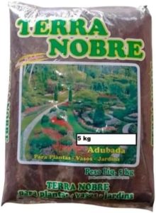 Saco de Terra Adubada 5kg - Terra Nobre - Horta - Plantas - Jardim - Vasos - Suculenta