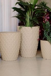 Kit 3 Vasos Para Plantas Polietileno Diamante P M G (Bege)