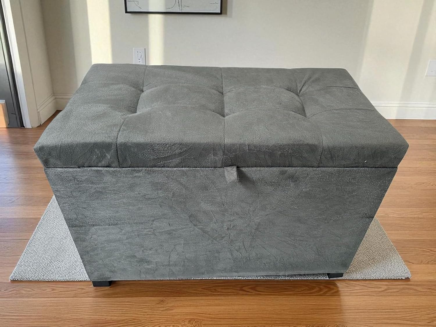 Puff Baú Estofado Em Suede 68 Cm Para Sala, Quarto Em Mdf - Cinza 1 1759664855 683 Puff Bau Estofado Em Suede 68 Cm Para Sala Quarto